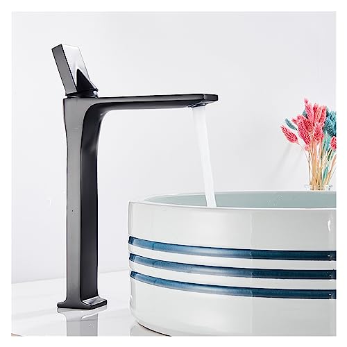 Grifo de lavabo en latón cromado elegante para un baño moderno y sofisticado 4