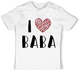 Das Baby T-Shirt der Marke Babybugz aus flauschig weicher 100% Baumwolle (meliert mit 5% Viskose) und Ton-in-Ton Druckknöpfen (nickelfrei) am Halsausschnitt für leichtes An- und Ausziehen überzeugt durch seine tolle Qualität