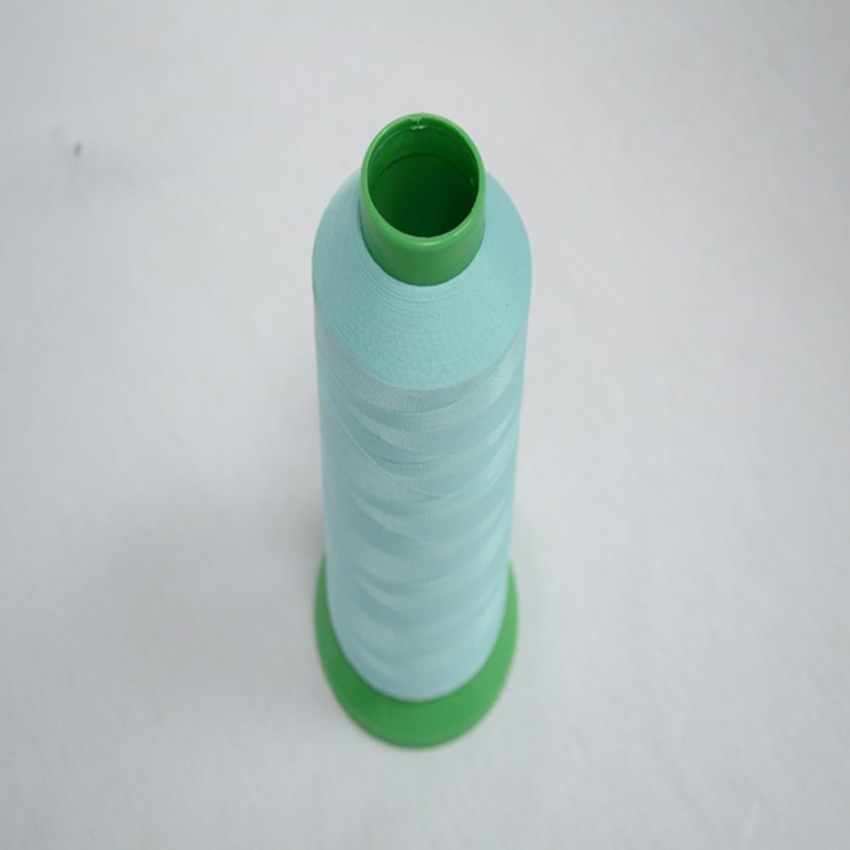 VILLCASE Hilo de Bordar Luminoso Color Aleatorio de Poliéster Flexible para Coser y Bordar Efecto Que para Ganchillo y Tejidos
