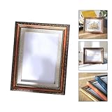 Marco de fotos vintage: este marco de fotos retro de resina y MDF cuenta con un diseño que añade encanto atemporal a cualquier mesa. Disponible en varios tamaños, incluyendo para pantalla A4, ofrece una solución elegante para mostrar recuerdos en hogares, oficinas o galerías