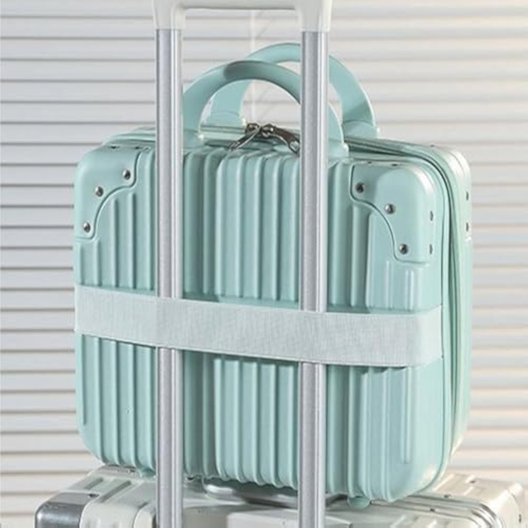 Portable Vanity Bag for Travel, Hard Shell Organizer for Essentials