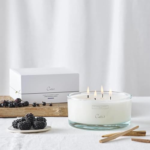 Grande bougie parfum cassis remède contre les odeurs intérieures avec ses 4 mèches