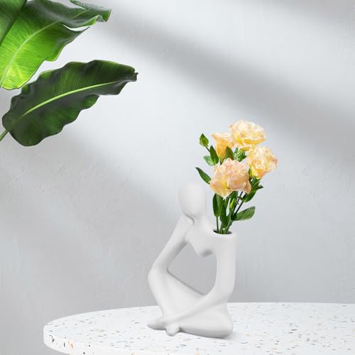 Vase en céramique blanc mat au design unique pour intérieur moderne