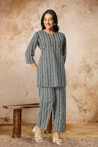Image of Women's Pure Cotton Printed Night Suit,Top and Relaxed Pajama Set, Stylish Sleepwear