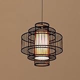 【Utilisation polyvalente】 : Cette élégante suspension bohème en bambou est parfaite pour vos couloirs, maisons de campagne, escaliers, cuisines, chambres, salons, salles à manger et bien plus encore. Elle sublime l'atmosphère, rehaussant l'ambiance des murs et soulignant le charme unique de l'espace.