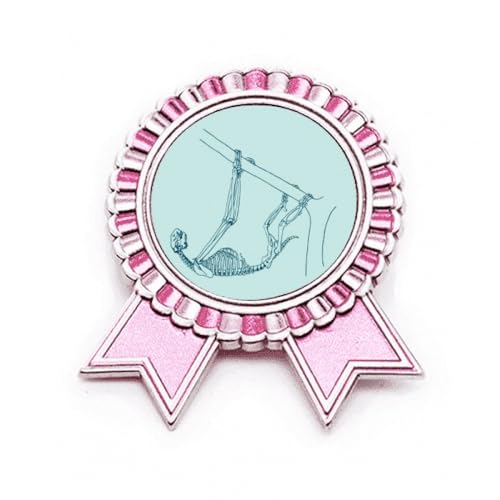 Pin's squelette de paresseux rose en métal : une broche moderne aux finitions M