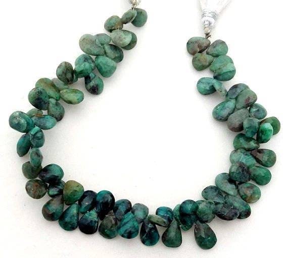 Chrysocolla faceted pear shaped beads : perles haut de gamme pour bijoux fins
