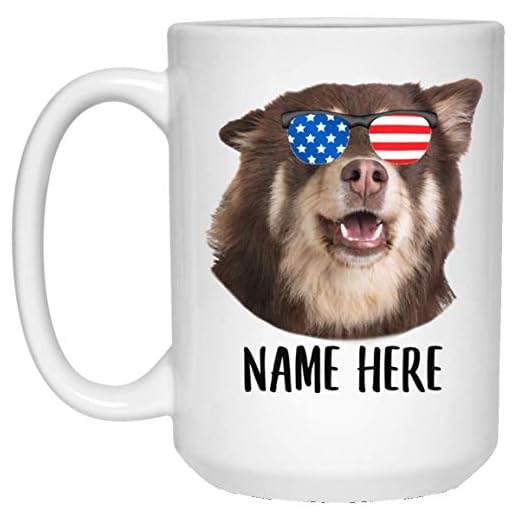 Personligt namn finsk lapphund brun med amerikanska flaggan solglasögon vit kaffemugg