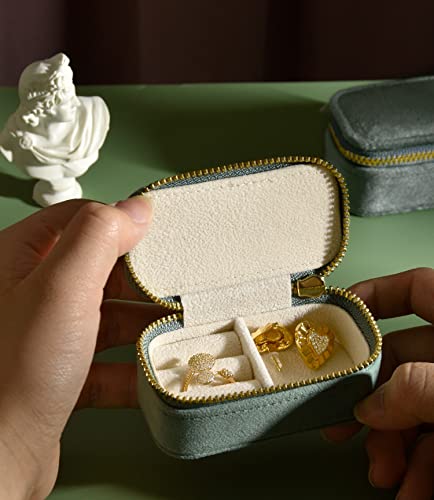 Taimy Mini Jewelry Travel Case, Velvet Small Travel Jewelry Box, Portable Jewelry Travel Organizer Box For Rings Earrings Necklaces, Gifts For Women Girls(Green Emerald) #TOP2
