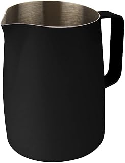 Dianoo Jarra de espuma de leche con asa, jarra de vapor de acero inoxidable de 600 ml, taza espumadora de leche espresso para café, capuchino, latte arte, color negro