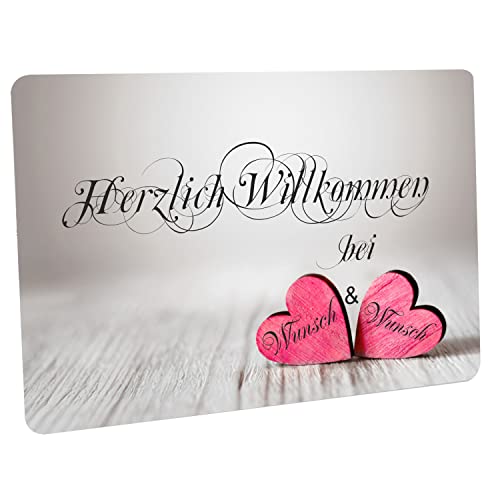 Crealuxe Fussmatte mit Wunschtext/Wunschname Herzlich Willkommen bei ... 2 Rosa/Pink Herzen unten...