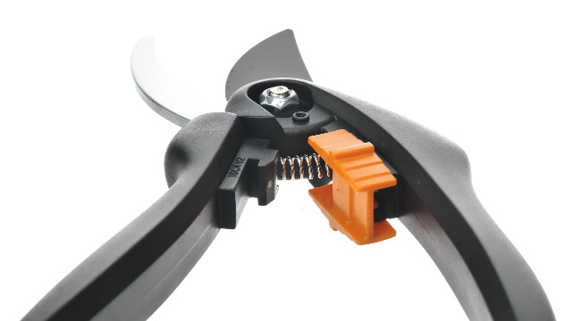 Fiskars Bypass-snoeischaar, tuingereedschap, voor jonge takken en twijgen, antikleeflaag, hoogwaardige stalen messen, lengte: 20 cm, zwart/oranje, Elegance, P44, 1001534