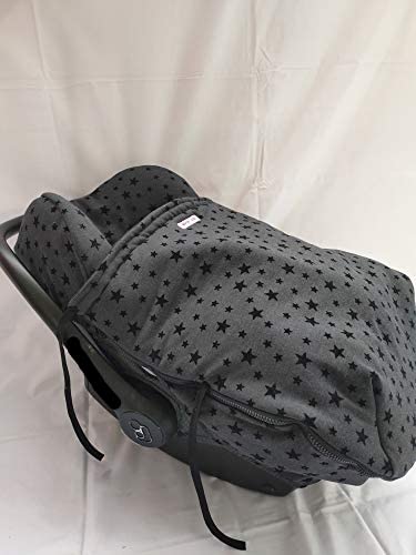 Couverture chancelière pour siège auto protégeant le bébé du froid sans glisser