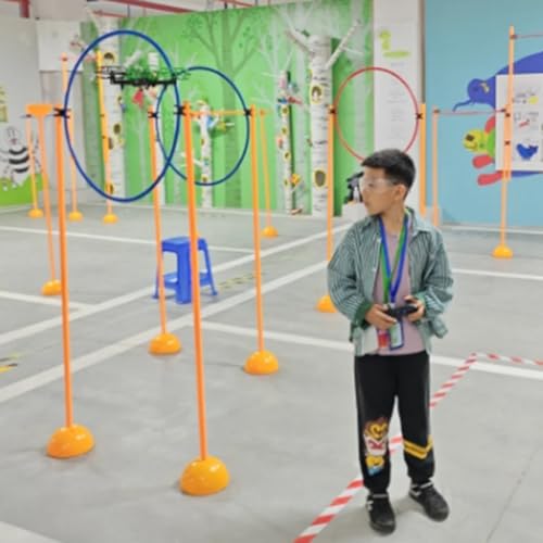 【 Installazione in 3 minuti 】: Non sono necessari attrezzi o componenti aggiuntivi per il montaggio. Che si tratti di allenamento o competizione, principianti e professionisti possono facilmente costruire il percorso e iniziare rapidamente le sfide di volo.