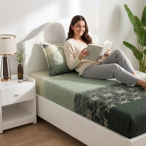Image of Mafatlal 186 TC Autumn Delight Graceful Pure Cotton Single Flatsheet (60 x 90 Inch) | Breathable Summer Comfort | Wrinkle-Free Floral Bedsheet with 1 Pillow Cover, Luxe Green