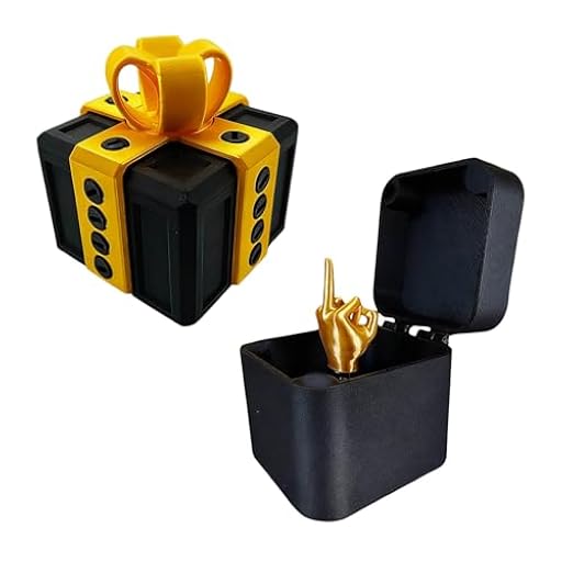 El molesto regalo con dedo: divertida caja de regalo con sorpresa de dedo medio y juguete de tornillo 3D. Broma emergente para diversión y entretenimiento en la oficina, como decoración del hogar o | Ya disponible en tu tienda friki favorita! En mundofriki.es!
