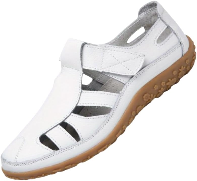 Women's large-size fashionable retro soft-soled sandals with hollow design, lightweight and breathable, comfortable and casual, suitable for outdoor and daily use.