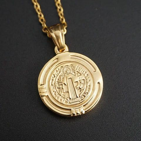 Corrente com Pingente de São Bento - Banhada a Ouro