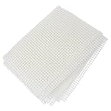 Material versátil: hecha de plástico resistente, esta malla es práctica y duradera, ideal para todos sus proyectos de manualidades. tamaño de bricolaje: corte fácilmente la malla para adaptarse a sus necesidades específicas de bricolaje, lo que permite diseños especiales y creaciones únicas, suministros para hacer alfombras, tela de malla para hacer alfombras