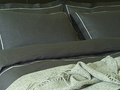 Ropa de cama de lino antialérgico gris plata con ribete suave 3