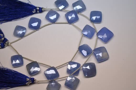 Briolettes en calcédoine mystique aux reflets argentés facettés pour collier