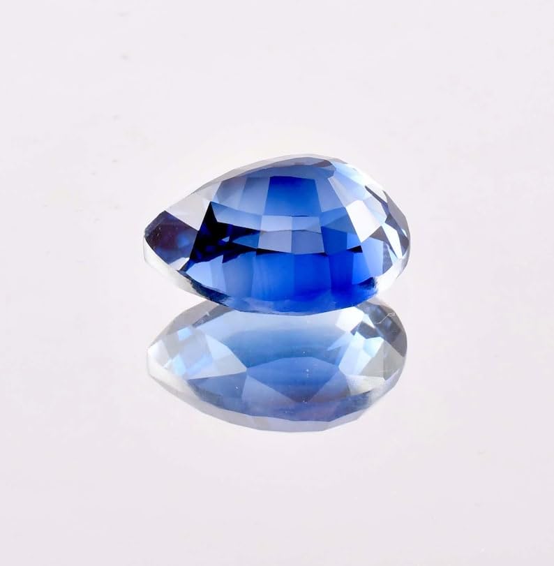 Saphir bleu naturel facetté poire pierre précieuse pour création bijoux