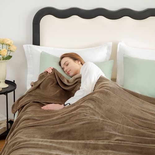 WAVVE Kuscheldecke Braun Flauschig Decke Fleecedecke - Sofadecke Klein Wohndecke Couchdecke, Decke Sofa Weich,Schokolade Hellbraun Leicht Sofaüberwurf 130x150 cm
