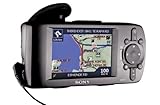 sony navigation controller mit integrierter 2-GB-Festplatte, auf der bereits 21 europaeische Laender (z. B. Deutschland, OEsterreich, Schweiz, Frankreich, Niederlande, Belgien, Luxemburg, Italien, Spanien, Portugal, Schweden, Daenemark, Norwegen, Finnland, Grossbritannien, Irland) v