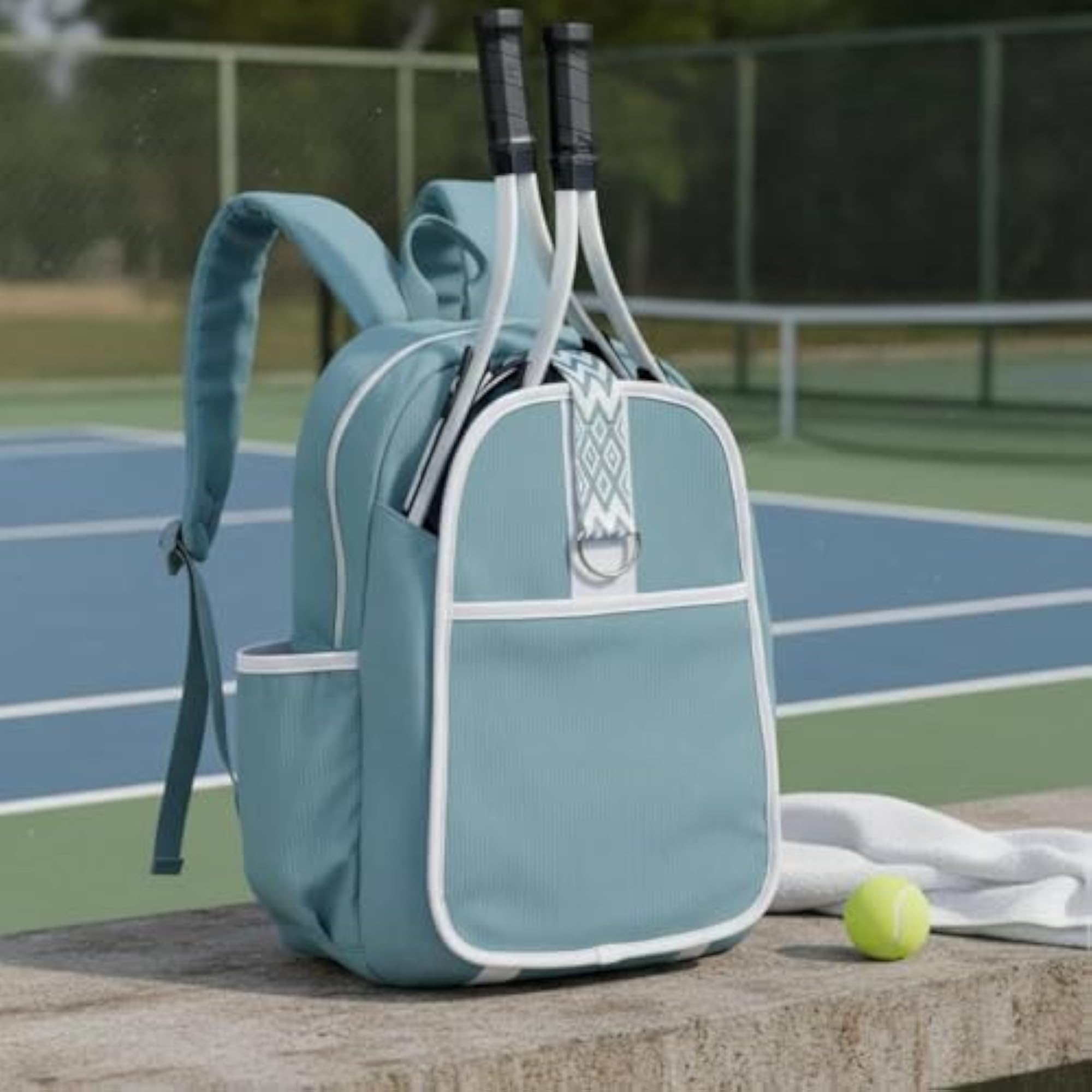 Lightweight 2 Racket Backpack with Padded Shoulder Straps