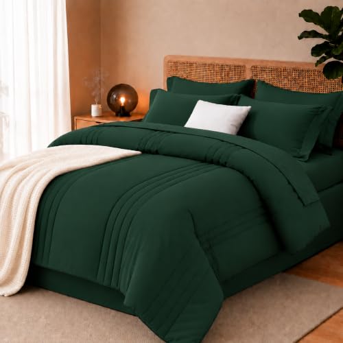 Velorose Queen Comforter Set Emerald Green - Bed in a Bag Queen Size 7 Pieces Soft Bedding Set for All Seasons Christmas Premium Queen Comforter Set with Comforter Sheets Pillowcases & Shams