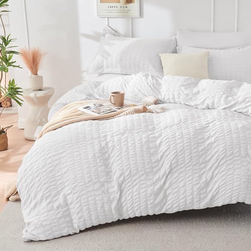 Image of HYMOKEGE White Queen Comforter Set Seersucker 7 Pieces, All Season Luxury Bed in a Bag for Bedroom, Bedding Set with Comforters, Sheets, Pillowcases & Shams