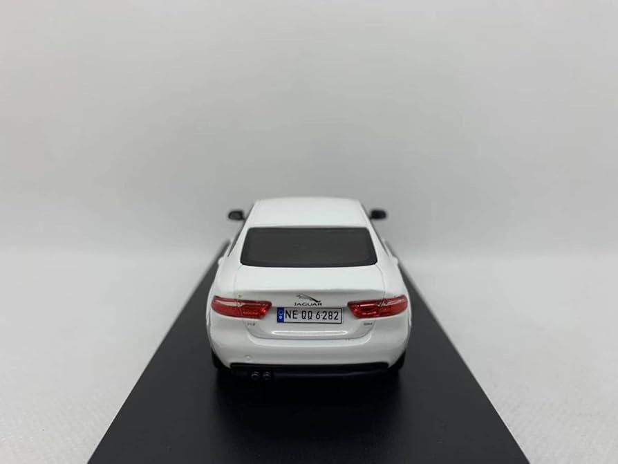 Amazon | Premium X 1/43 ジャガー JAGUAR XE R-Sport 2015
