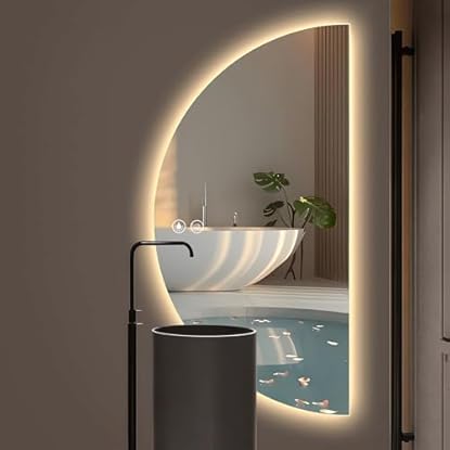 Foto di 120 × 60cm Specchio Bagno Con Luce, Moderno Specchio Bagno LED Con Anti-Fog, 3 Colori Luce, Dimmerabile, Memoria, Grande Specchio Mezza Luna Da Parete, Ip54 Hd Vetro Temperato(Right cut, 120 × 60cm)