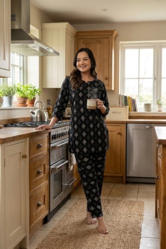 Image of Women's Pure Cotton Printed Night Suit,Top and Relaxed Pajama Set, Stylish Sleepwear