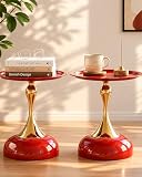 【Style Rétro & Luxueux】Osez la couleur avec ce lot de 2 tables d'appoint alliant un rouge passion et un or éclatant. Ce bout de canapé design apporte un cachet unique et une ambiance chaleureuse à votre intérieur, qu'il soit de style moderne ou classique.