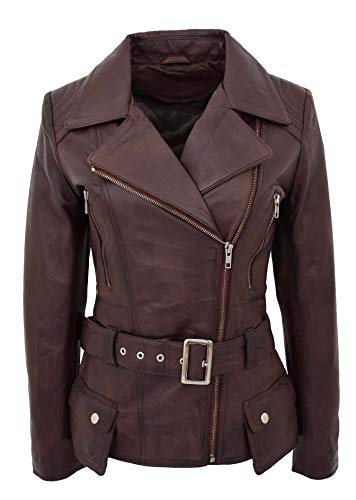Veste en cuir marron femme ajustée pour affronter le vent avec élégance
