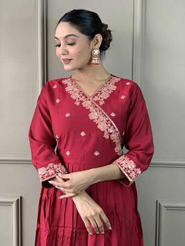 Image of Women's Viscose Chanderi Solid 3 /4 Sleeve V-Neck Embroidered Kurta, Pant and Dupatta-Red-JT-061