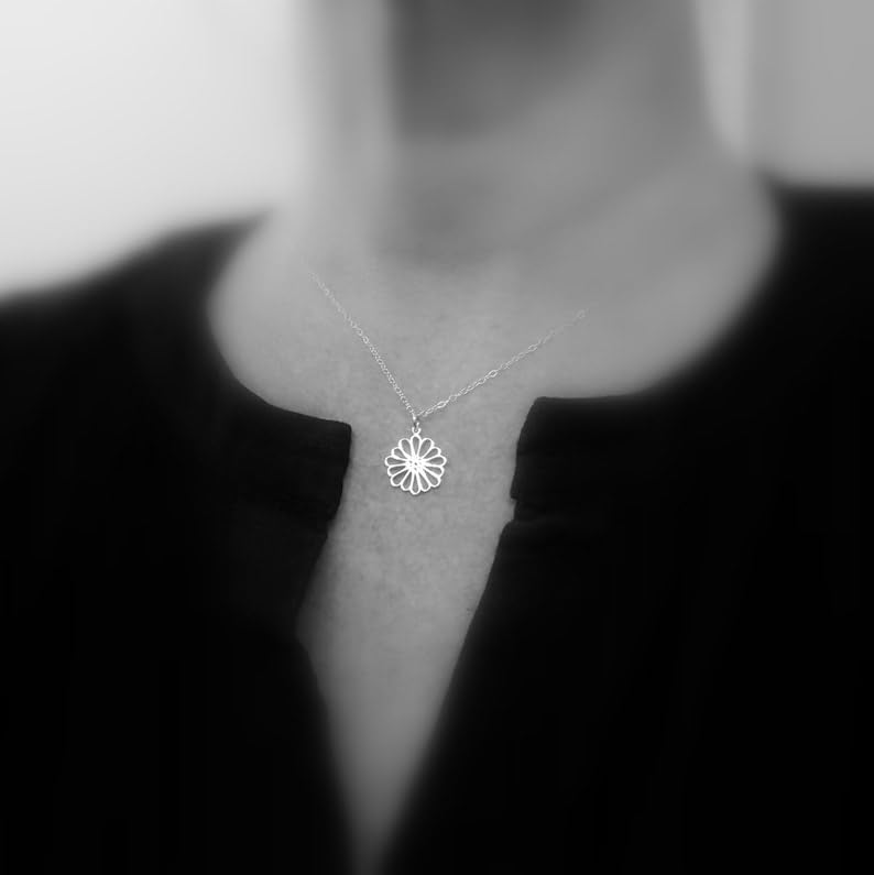 Collar de margaritas de plata de ley ideal para regalo de cumpleaños y aniversarios 4