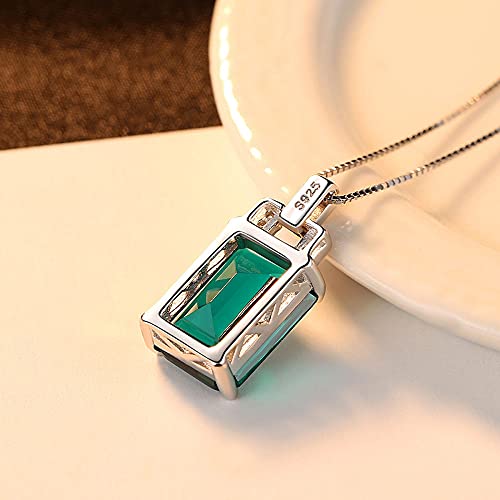 Collier rectangle vert, le cadeau parfait pour célébrer une femme unique