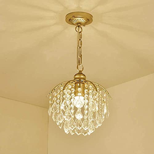 Plafonnier cristal postmoderne pour remplacer un vieux lustre et moderniser son séjour