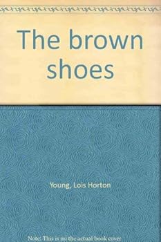 Paperback The brown shoes Book