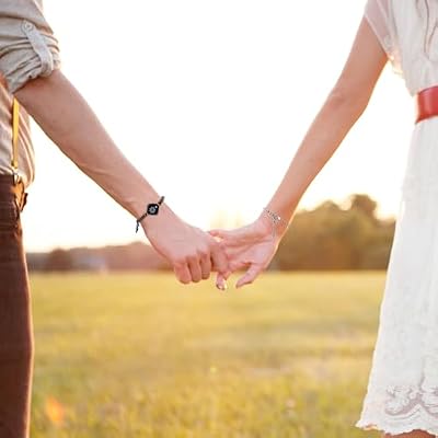 Long Distance Touch Bracelets,Vibration & Light up Couples Bracelets, Remote Smart Matching Bracelet for Couples Long Distance Relationship Girlfriend Boyfriend Xmas Gifts Black Pink