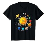 Kinder mögen das Sonnensystem & Raketen. Sonne mit verschiedene Planeten sowie Pluto, Mars, Erde, Saturn gehören in das Universum. Der Welt ist mit Planeten & Sternen. Das Design ist für Kleinkinder. Kinder mögen viele Bunte leuchtende Farben. Astronaut.