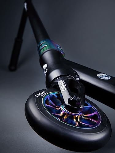 Chilli Pro Scooter Reaper | High-End Stunt Scooter | Der Lieblingsscooter unseres Chilli Rider Team | Gesamth&ouml;he vo 84 cm | 110 mm PU R&auml;der mit ABEC 9 Bearings | Grim Neochrome