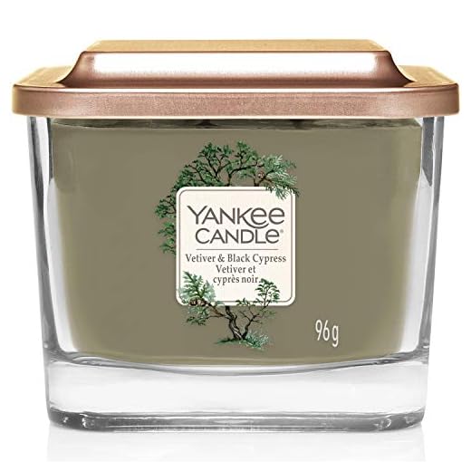 Yankee Candle Litet 1-veke fyrkantigt doftljus | Vetiver och svart cypress | Upp till 28 timmars bränntid | Upphöjningssamling med plattformslock
