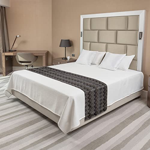 Lunarable Geometric Bed Runner, Diagonal Framed Squared Centered With Dots, Decorative Accent Bedding Scarf For Hotels Homes And Guestrooms, King, Grey #TOP1