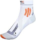 x socks sky run Mit ihren optimal kombinierten Belüftungs- und Schutzfunktionen sind diese Socken der X-BIONIC 4.0-Generation perfekt für Mittel- und Langstreckenrennen geeignet.