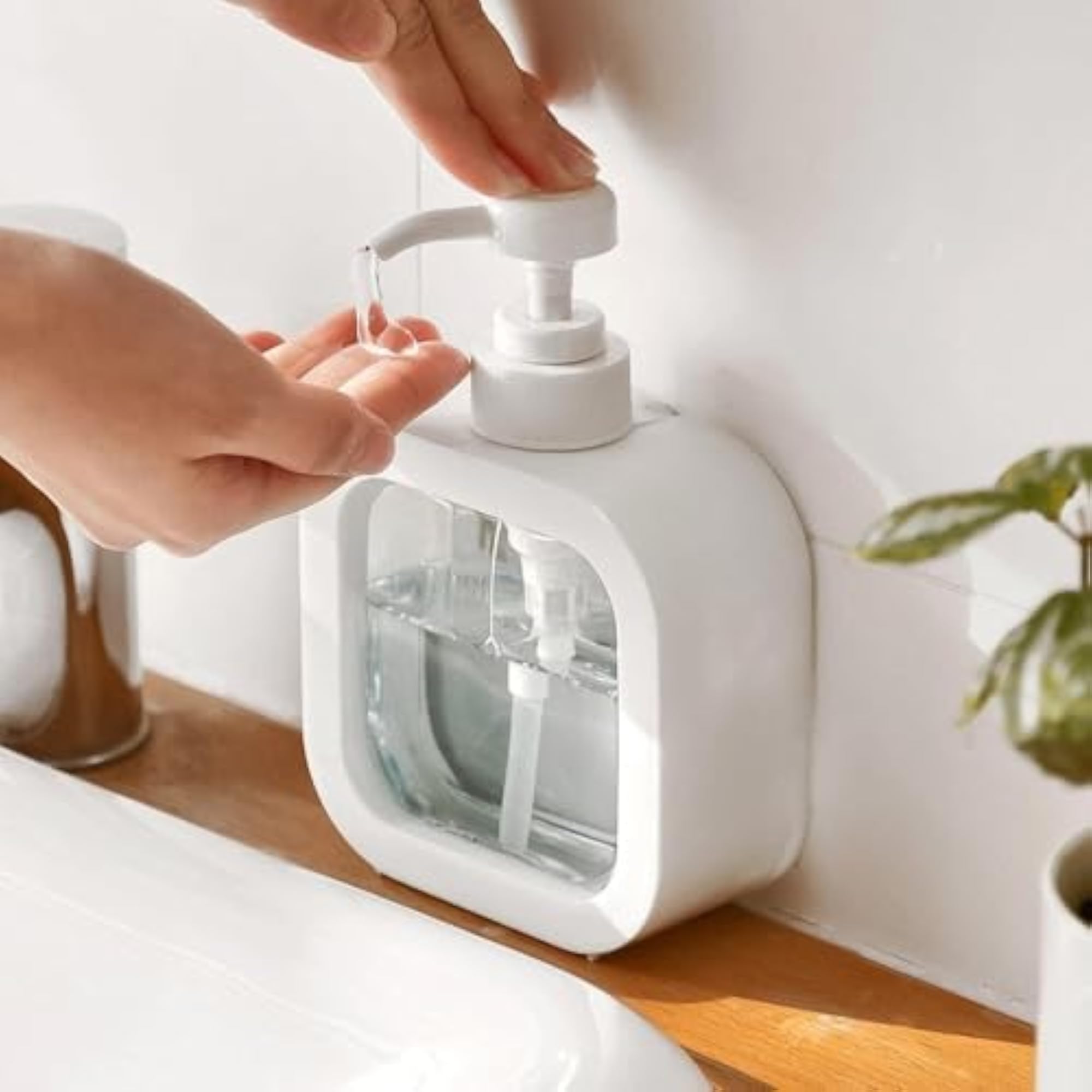 Clear Plastic Pump Lotion Dispenser Set, 1 Set