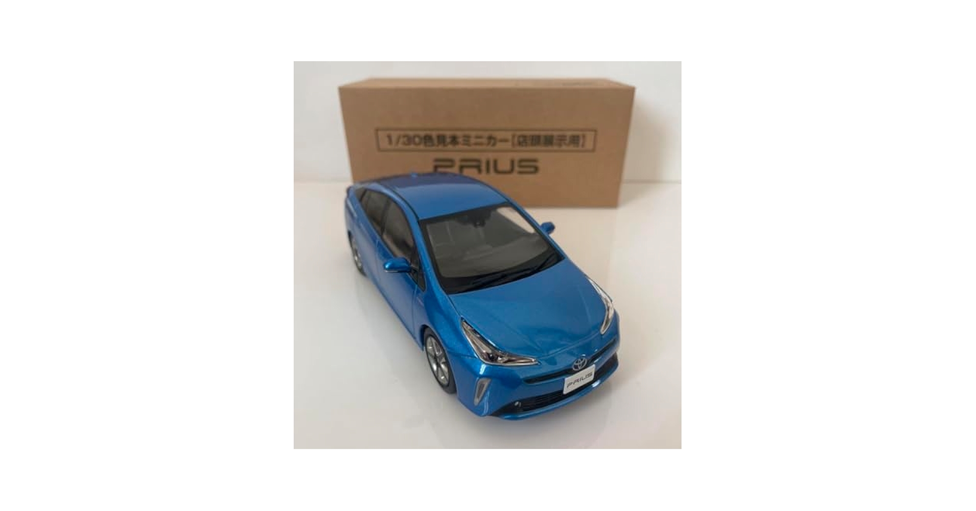 プリウス　色見本　ミニカー Amazon.co.jp: トヨタ プリウス 1 30スケール 色見本ミニカー