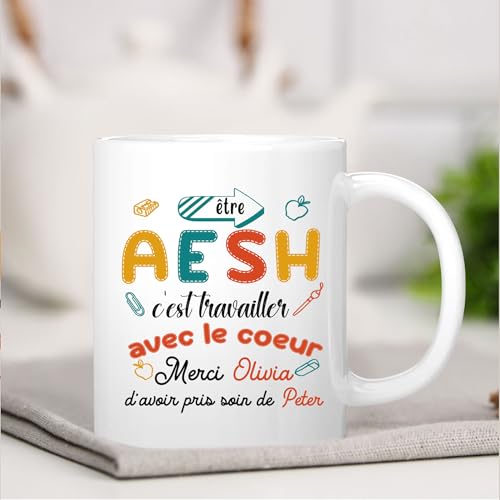 HALUMI Mug Nom Personnalisé Pour AESH - Tasse Originale Personnalisée Maitresse d'École Maternelle Nounou Atsem- Idée Cadeau Fin d'Année Scolaire Noël Fin De Contrat - Mug En Ceramique 330ml 440ml – vue 2